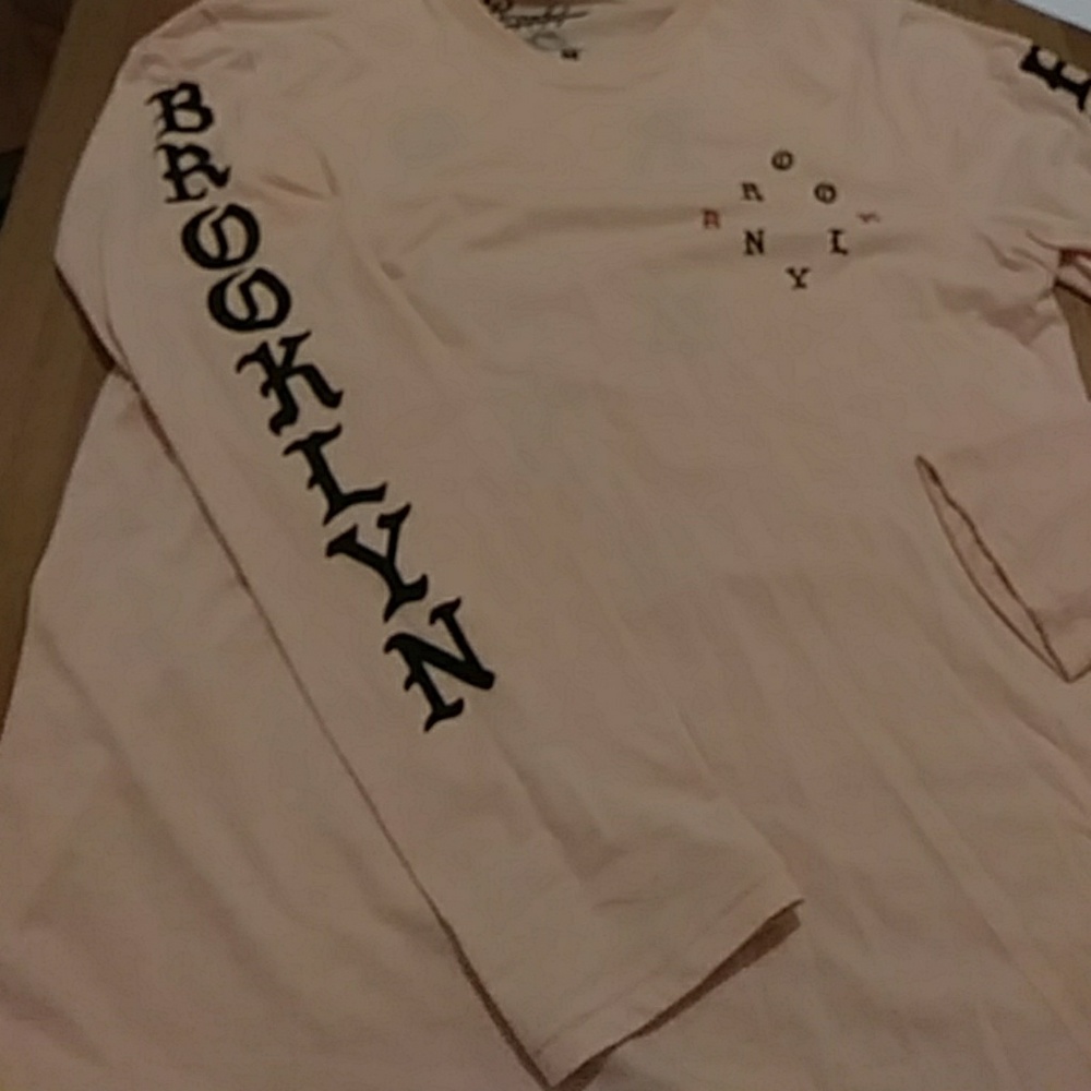 Brooklyn light pink light weight t-shirt